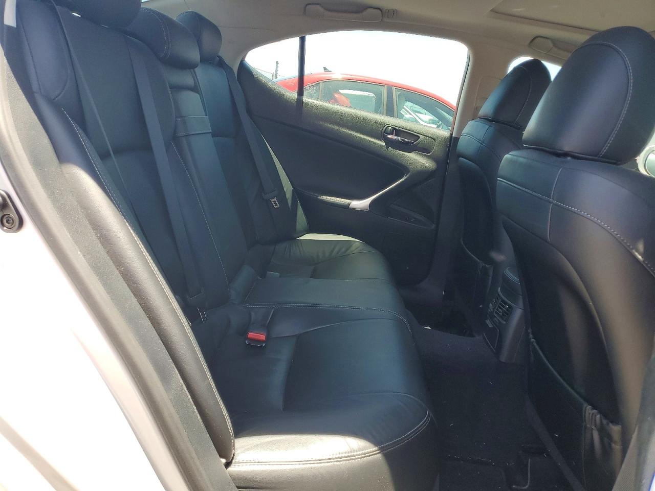 2010 LEXUS IS 250 photo 28