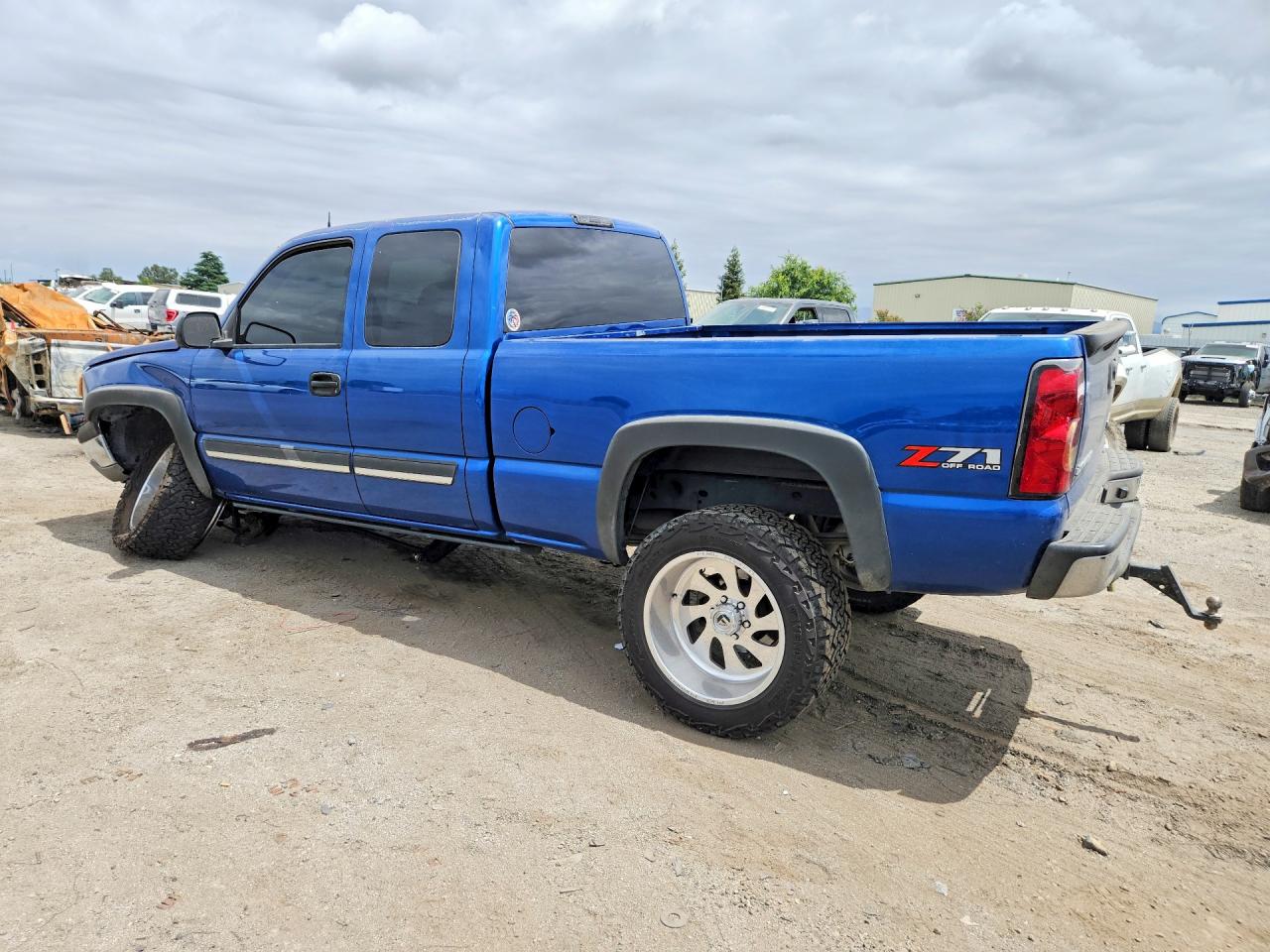 2004 CHEVROLET SILVERADO K1500 photo 4