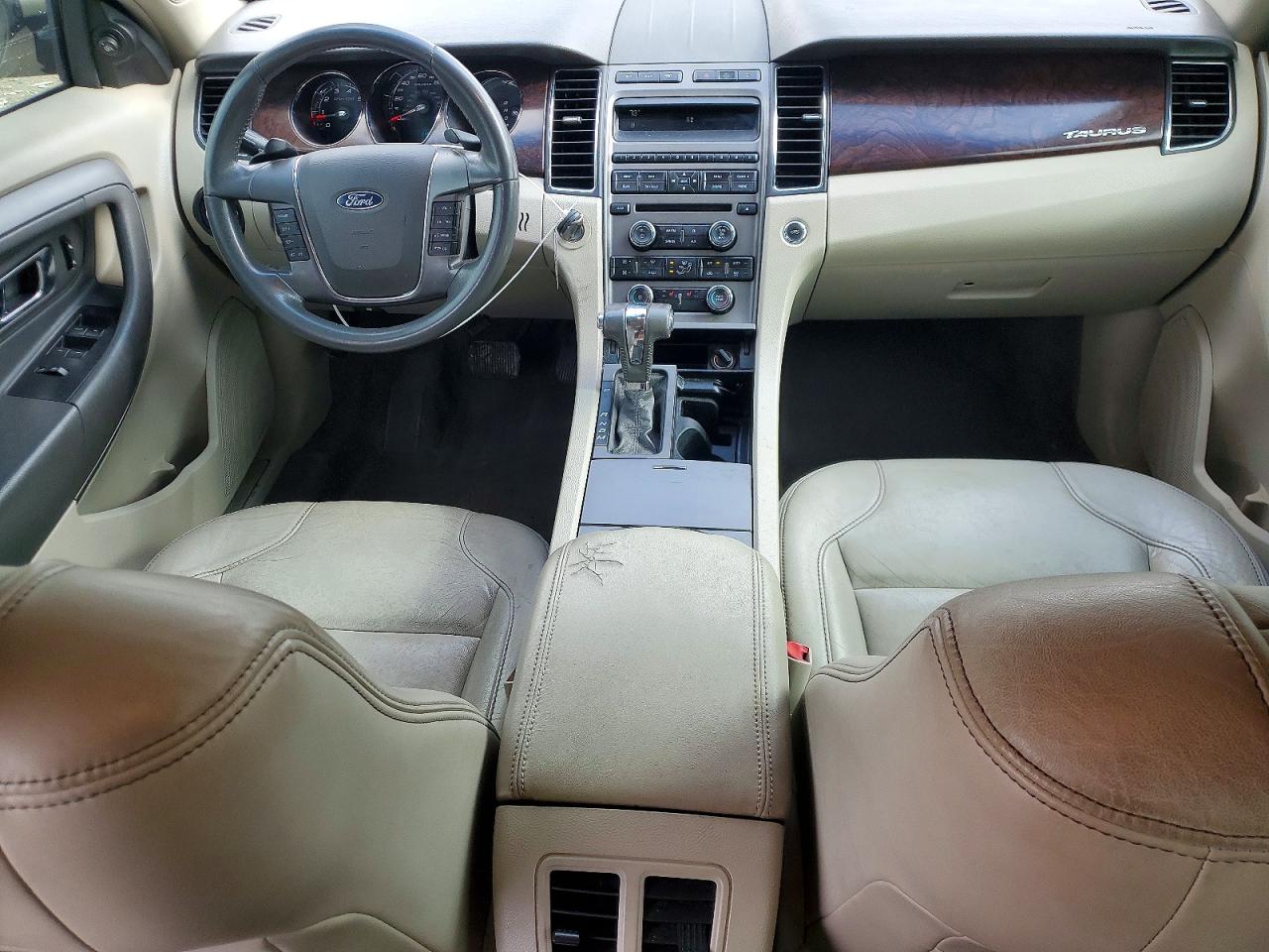 2010 FORD TAURUS SEL photo 8