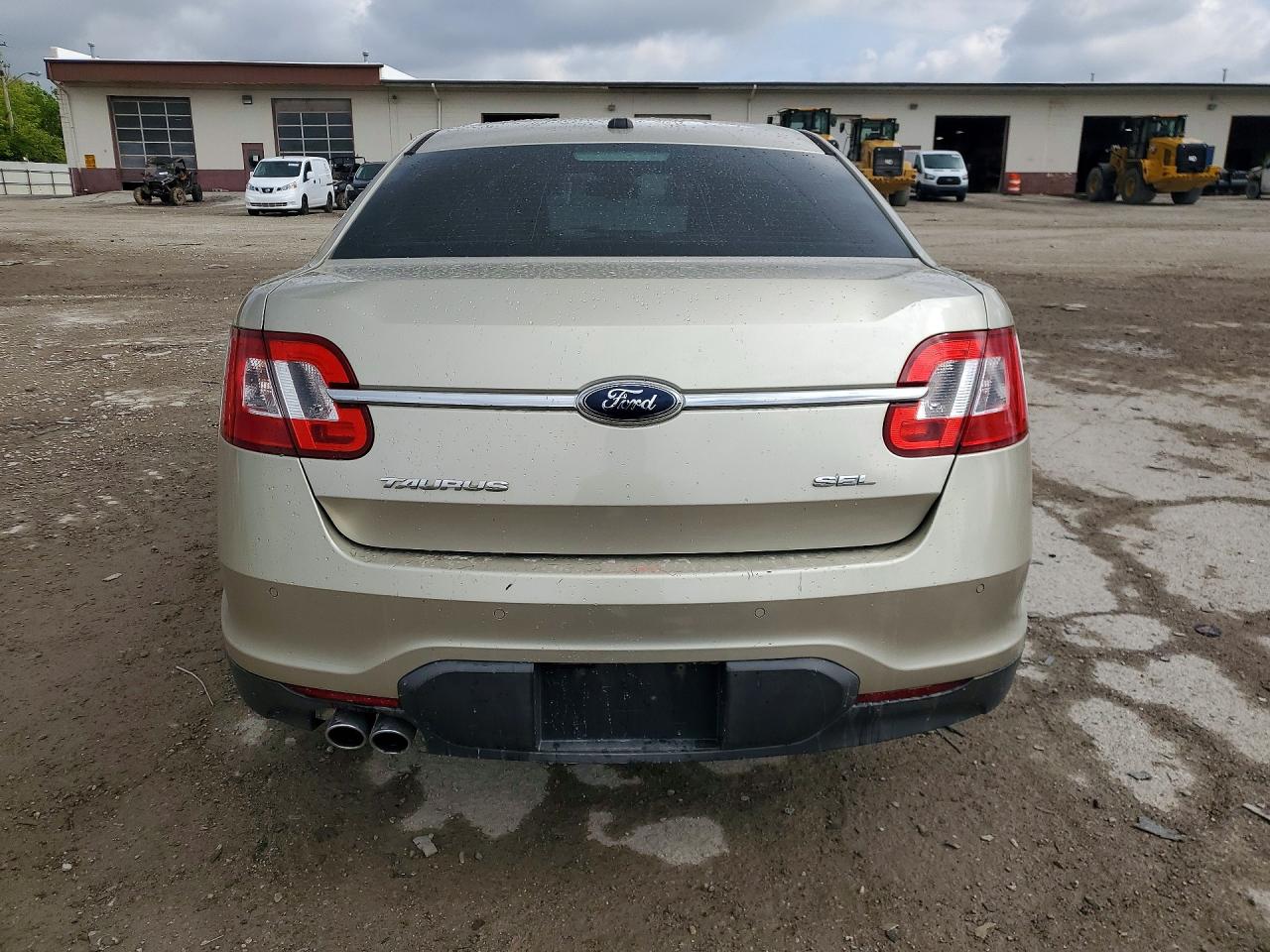 2010 FORD TAURUS SEL photo 6