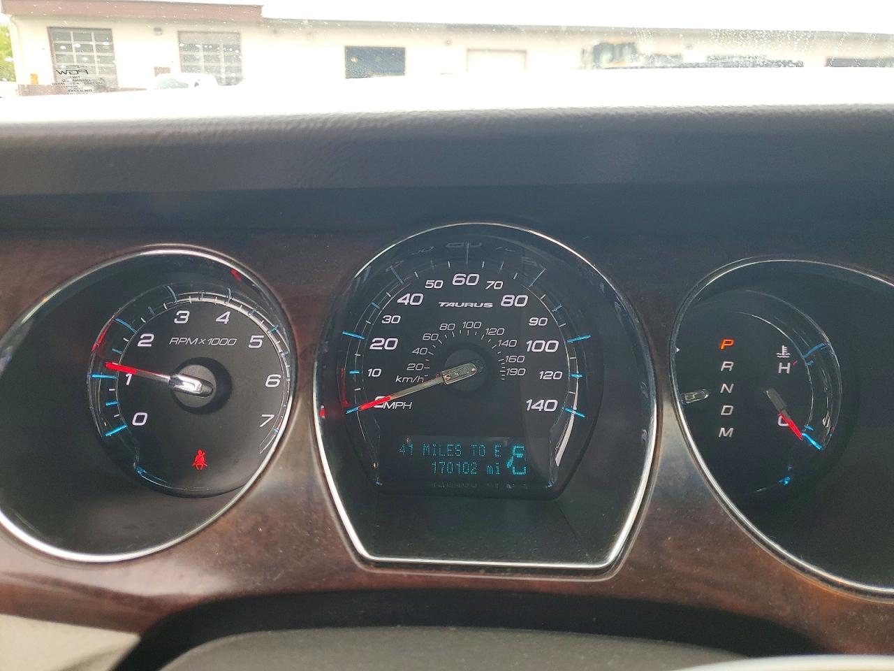 2010 FORD TAURUS SEL photo 9