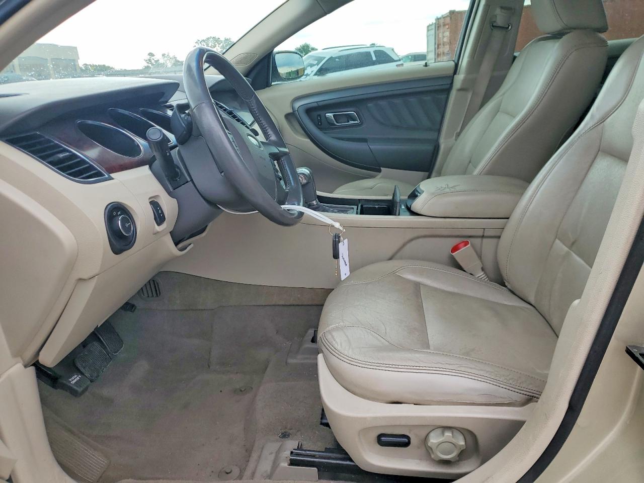 2010 FORD TAURUS SEL photo 7
