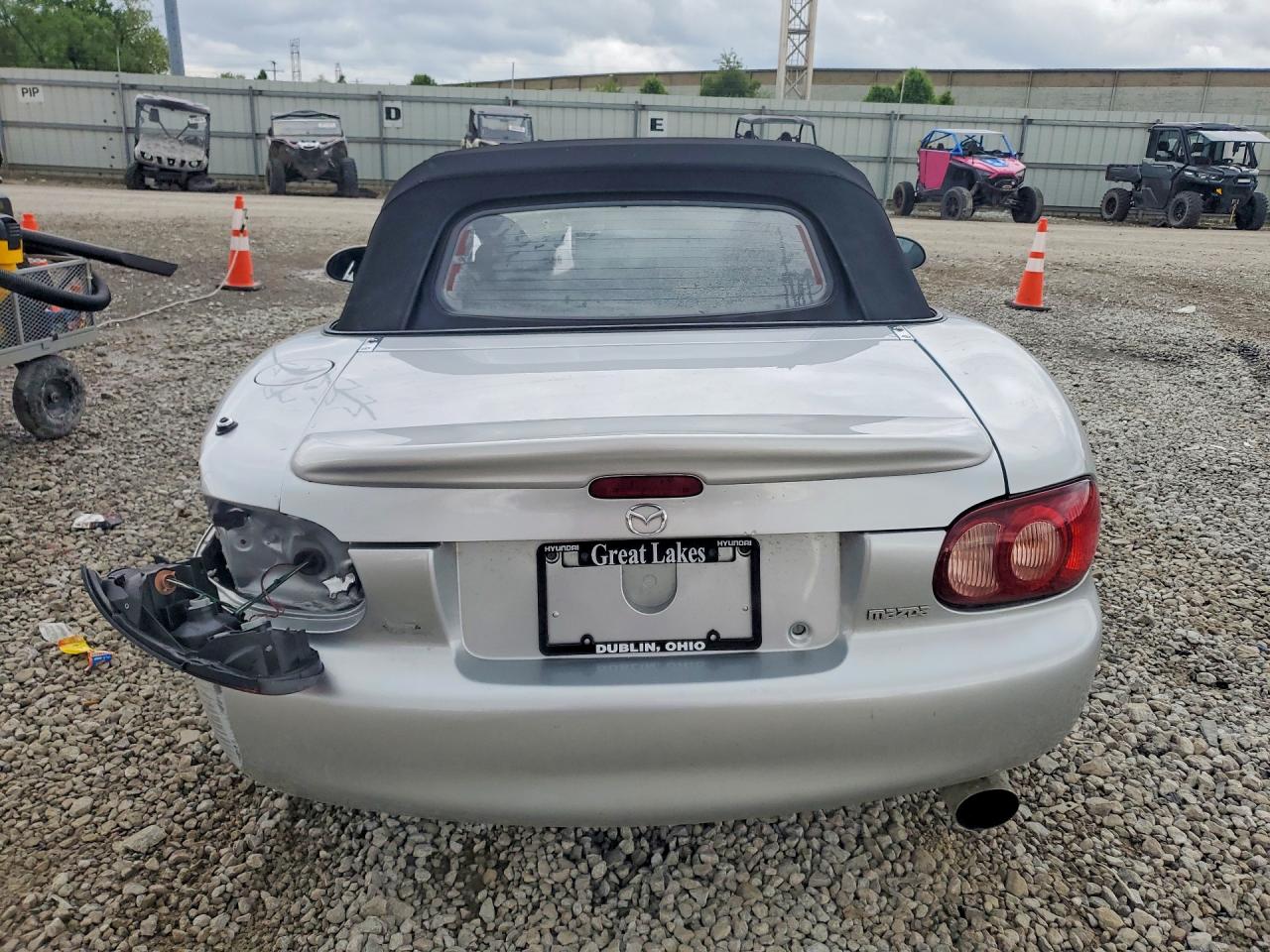 2005 MAZDA MX-5 MIATA BASE photo 16