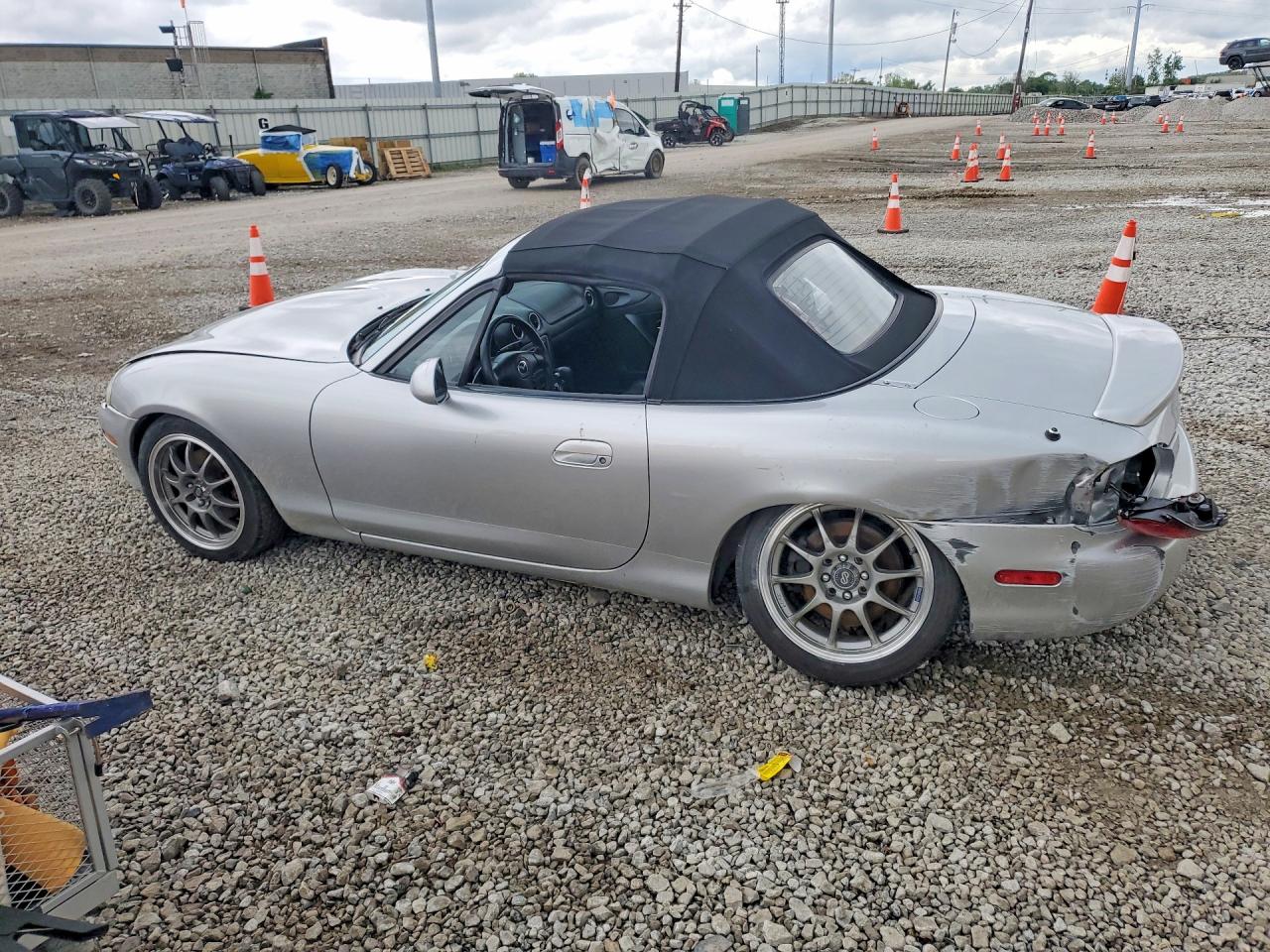 2005 MAZDA MX-5 MIATA BASE photo 4