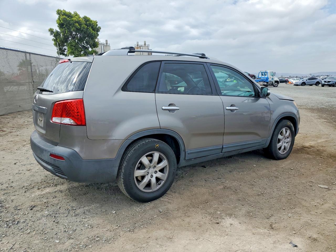 2012 KIA SORENTO LX photo 3