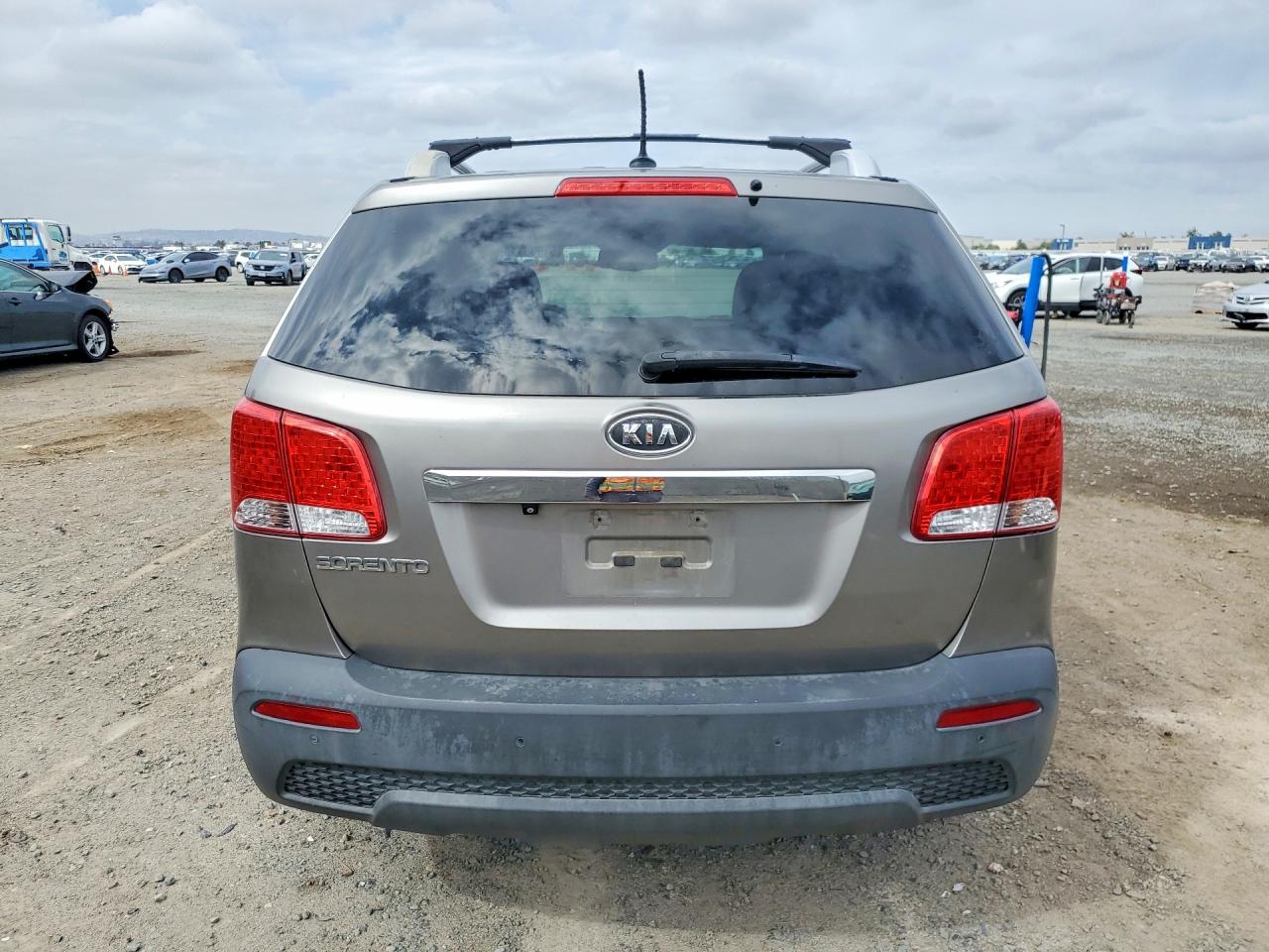 2012 KIA SORENTO LX photo 6