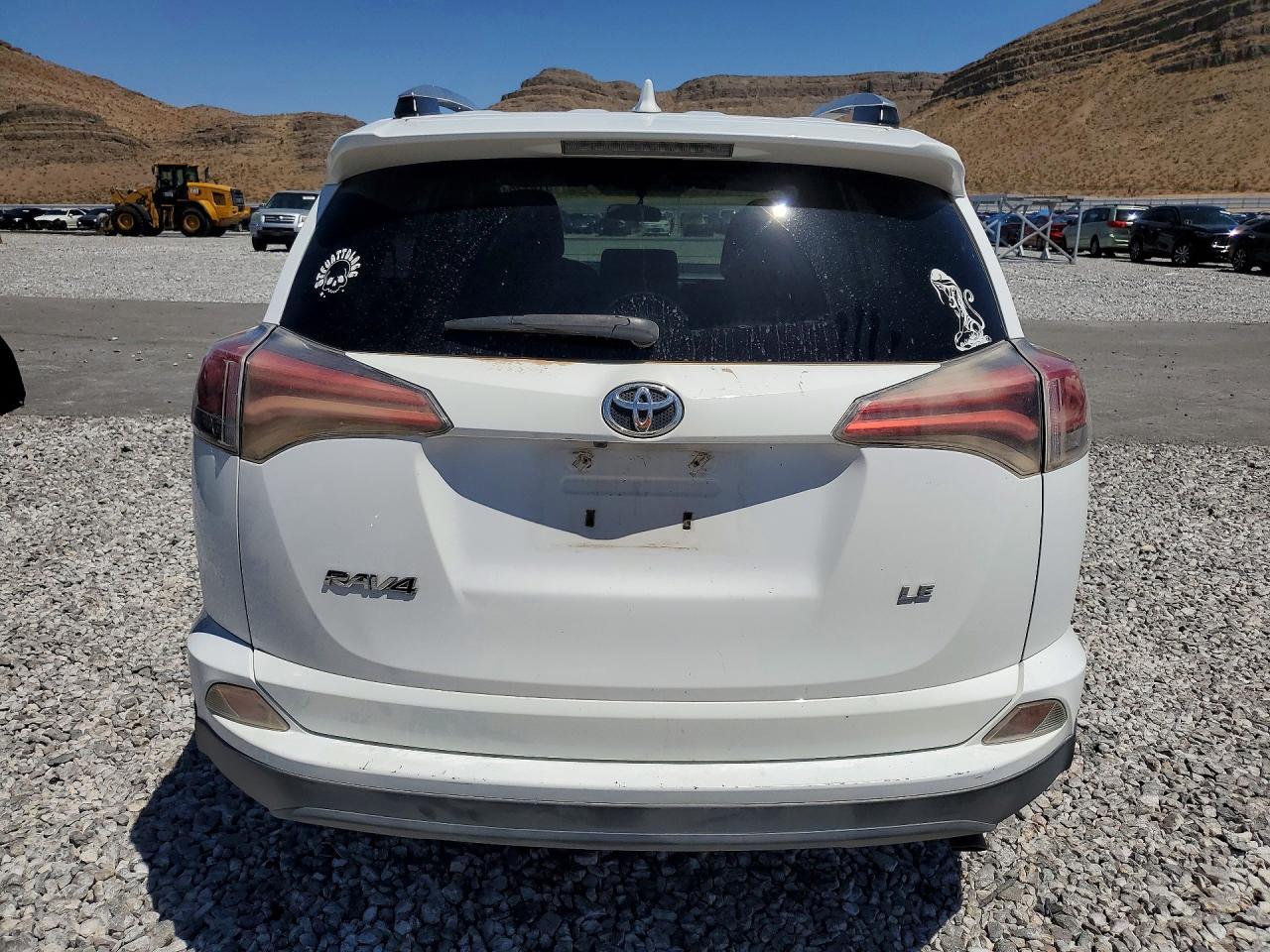 2016 TOYOTA RAV4 LE photo 6
