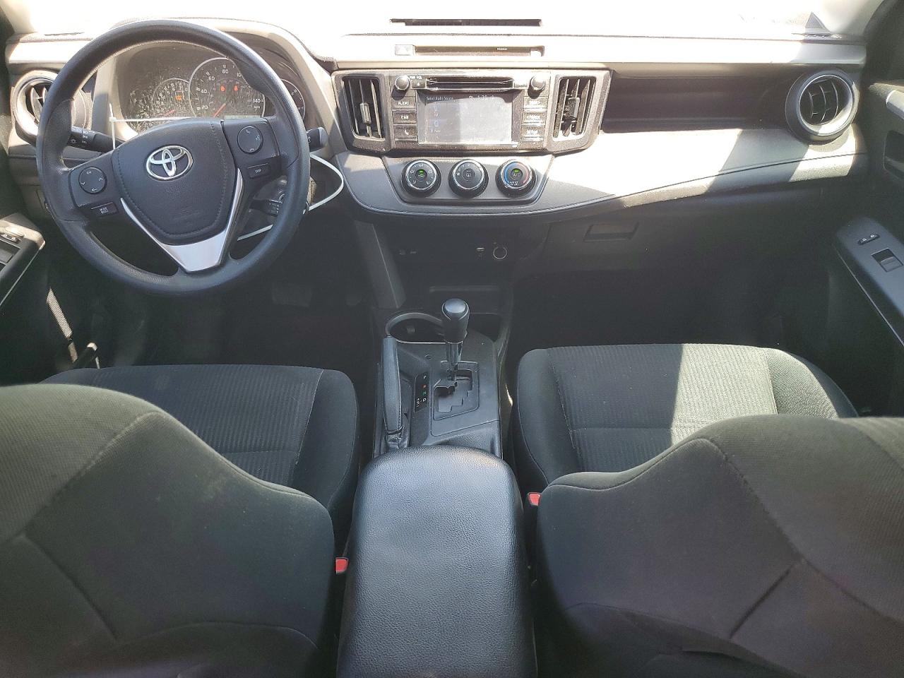2016 TOYOTA RAV4 LE photo 8