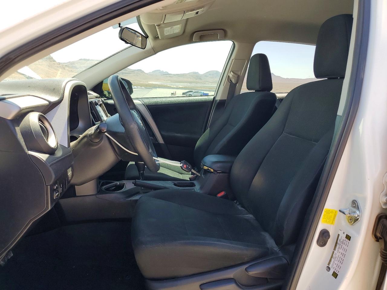 2016 TOYOTA RAV4 LE photo 7