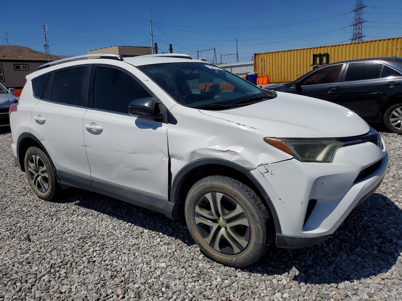 2016 TOYOTA RAV4 LE photo 4