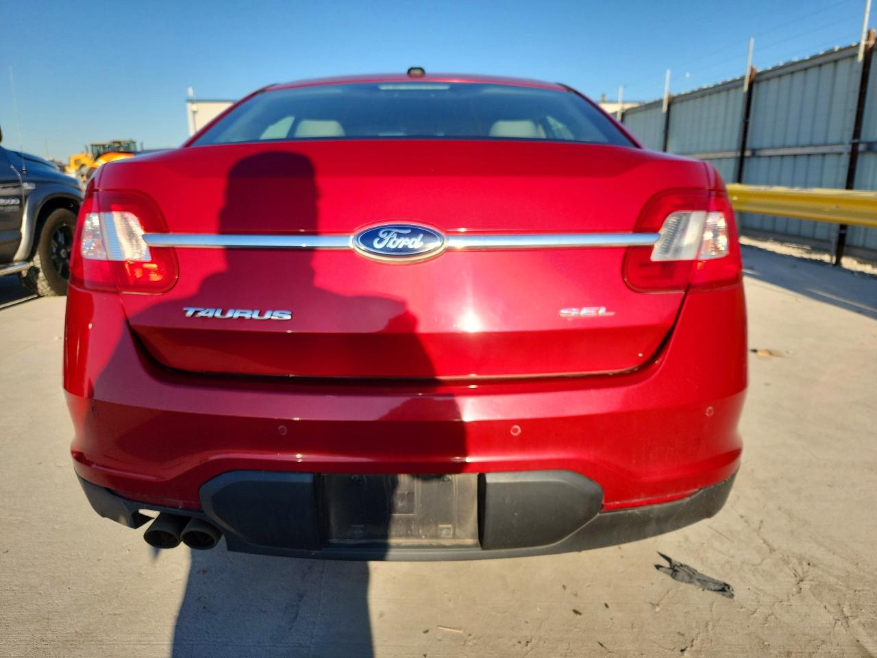 2011 FORD TAURUS SEL photo 11