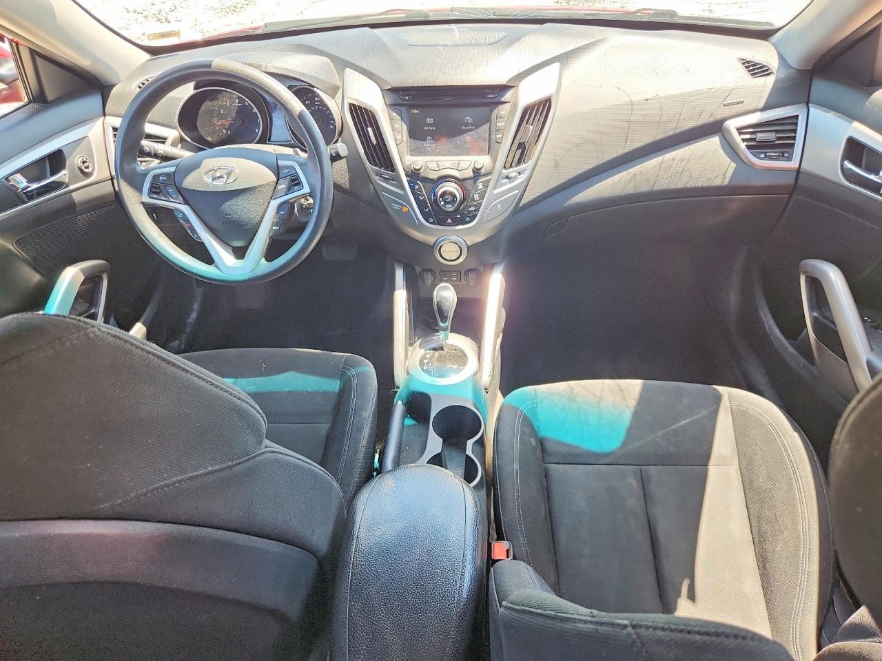 2016 HYUNDAI VELOSTER BASE photo 8