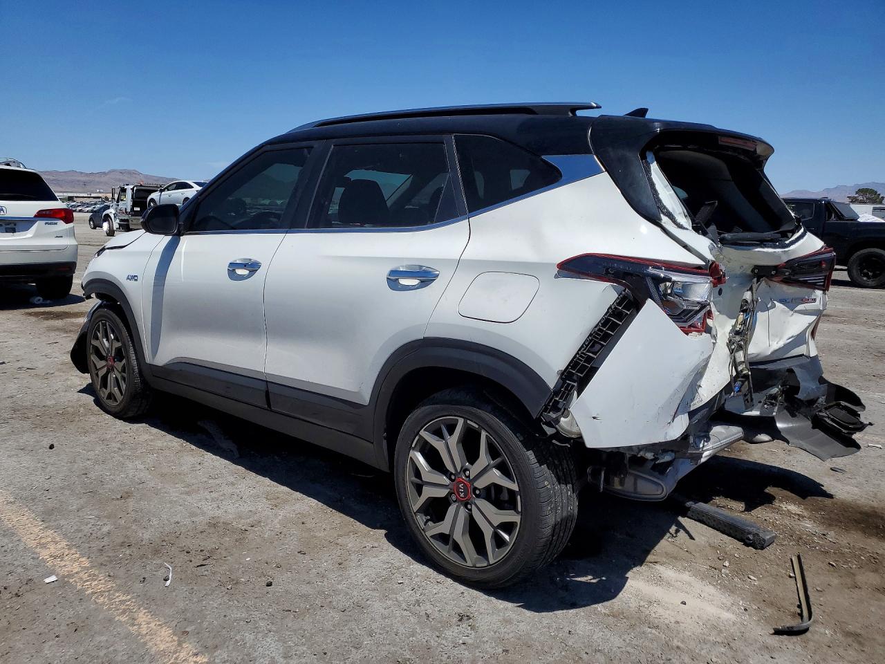 2021 KIA SELTOS SX photo 3
