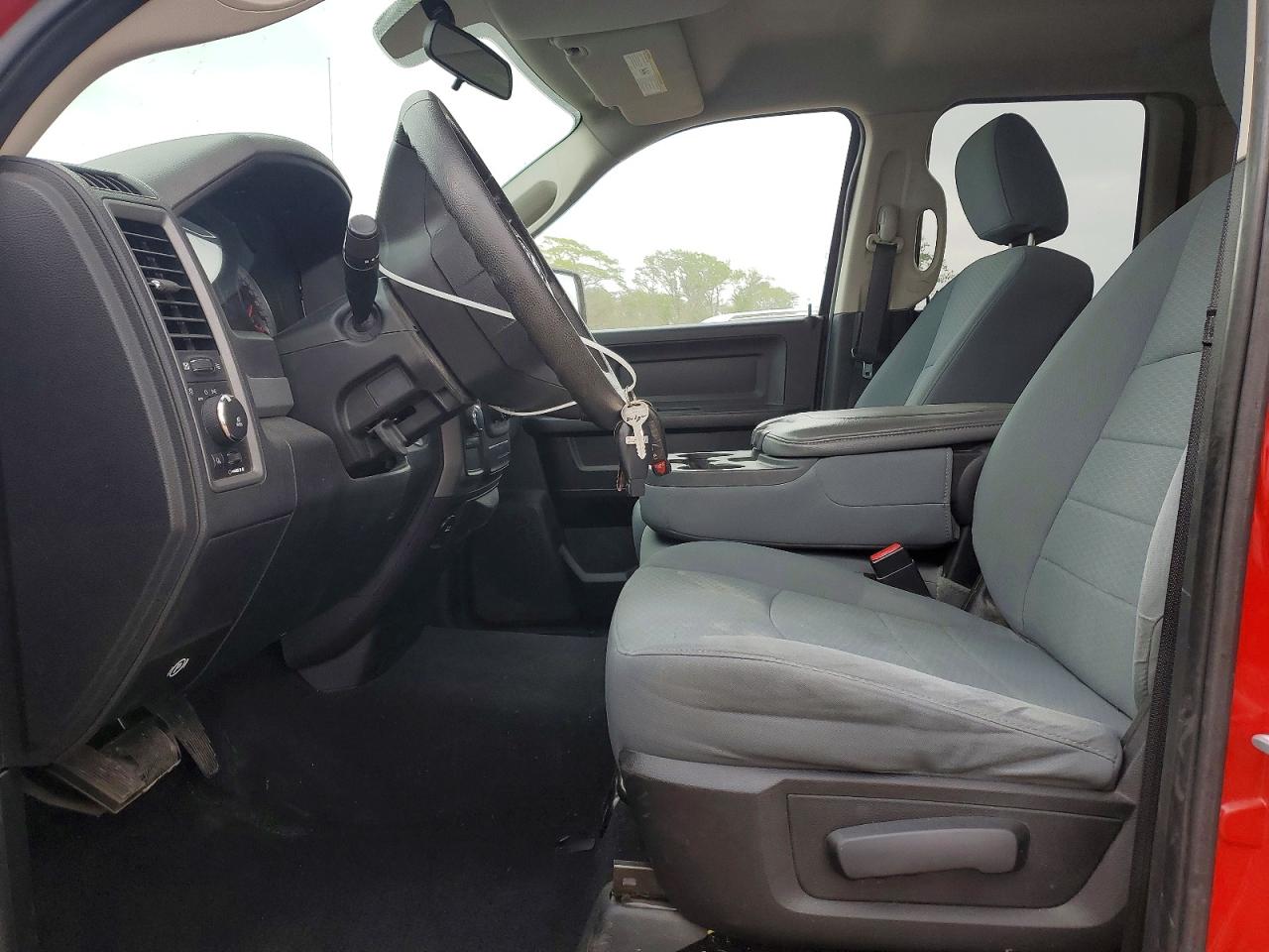 2013 RAM 1500 ST photo 19