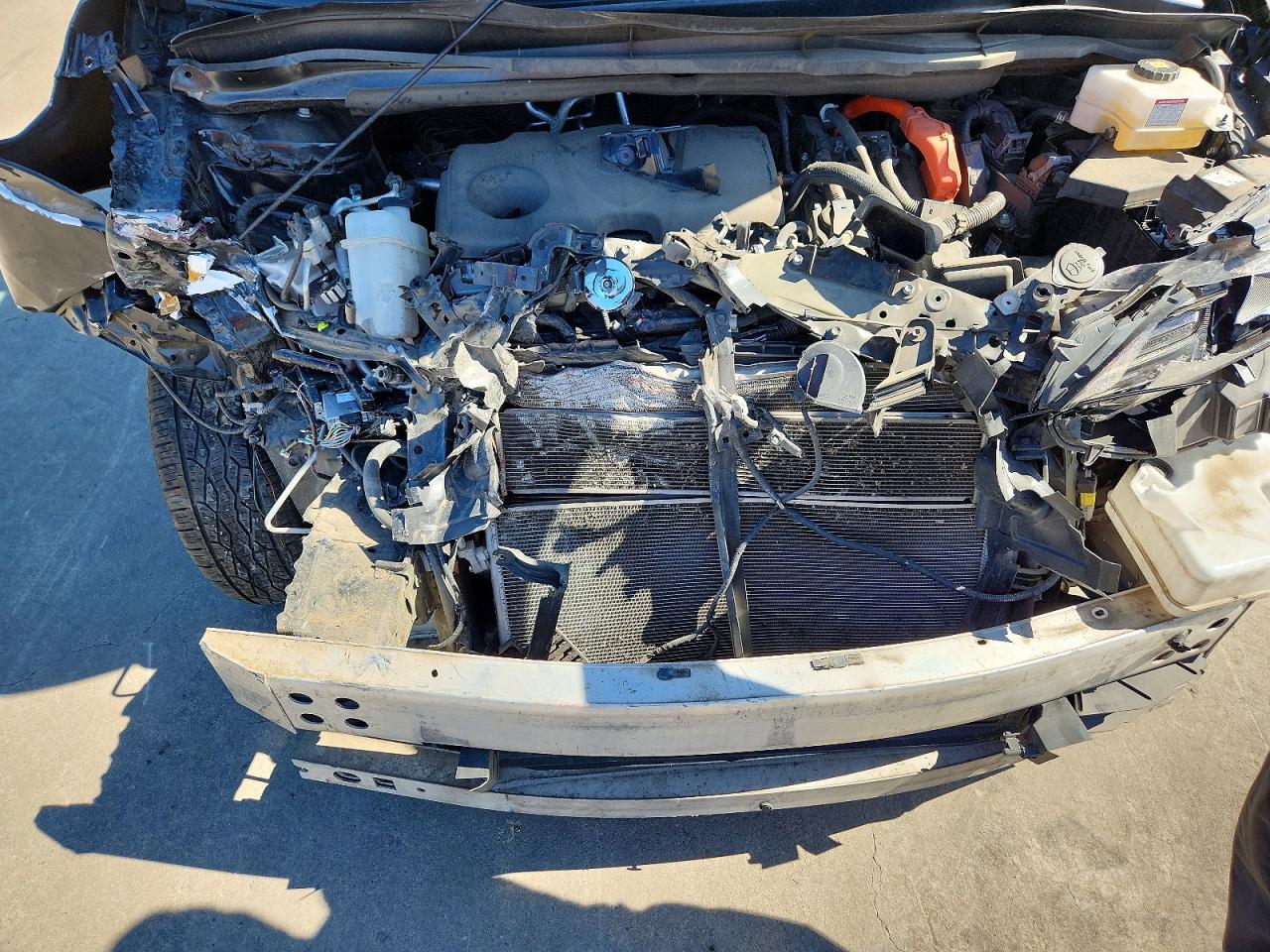 2022 TOYOTA SIENNA XSE photo 11