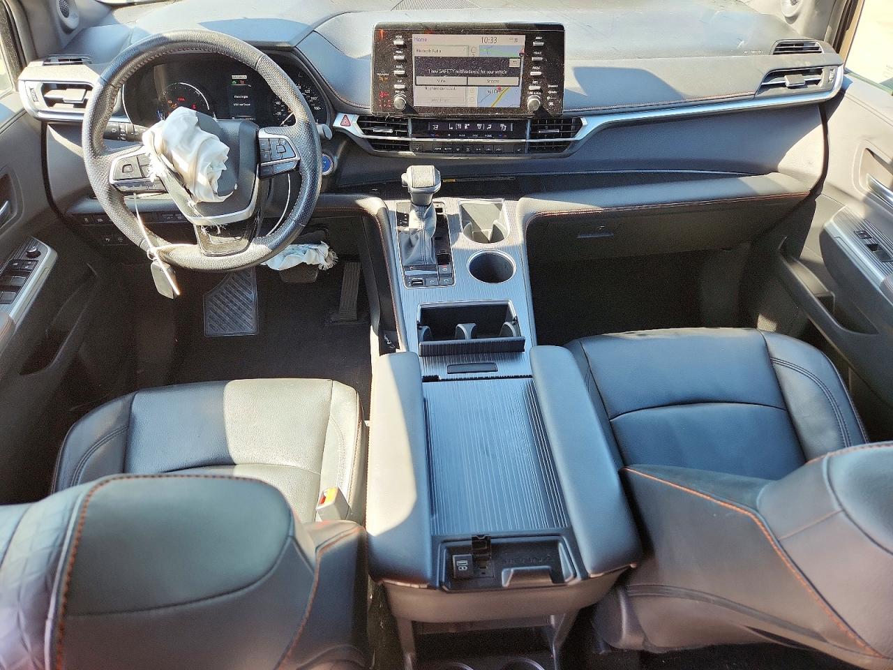 2022 TOYOTA SIENNA XSE photo 8