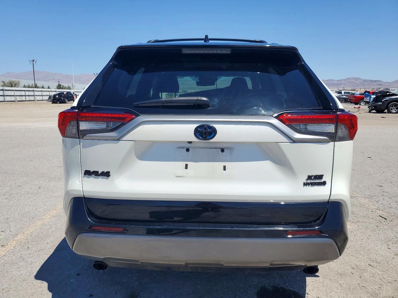2021 TOYOTA RAV4 XSE photo 11