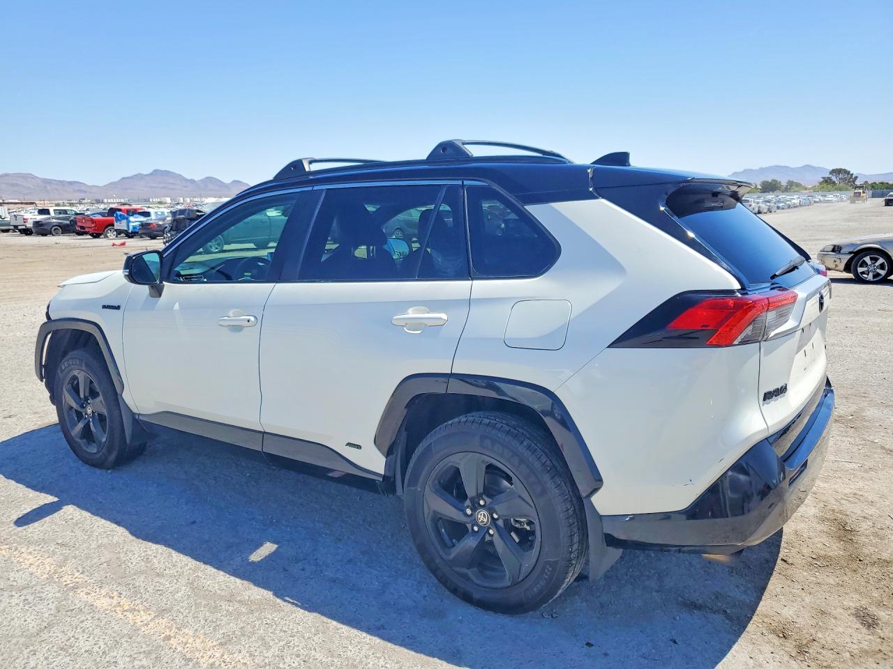 2021 TOYOTA RAV4 XSE photo 3