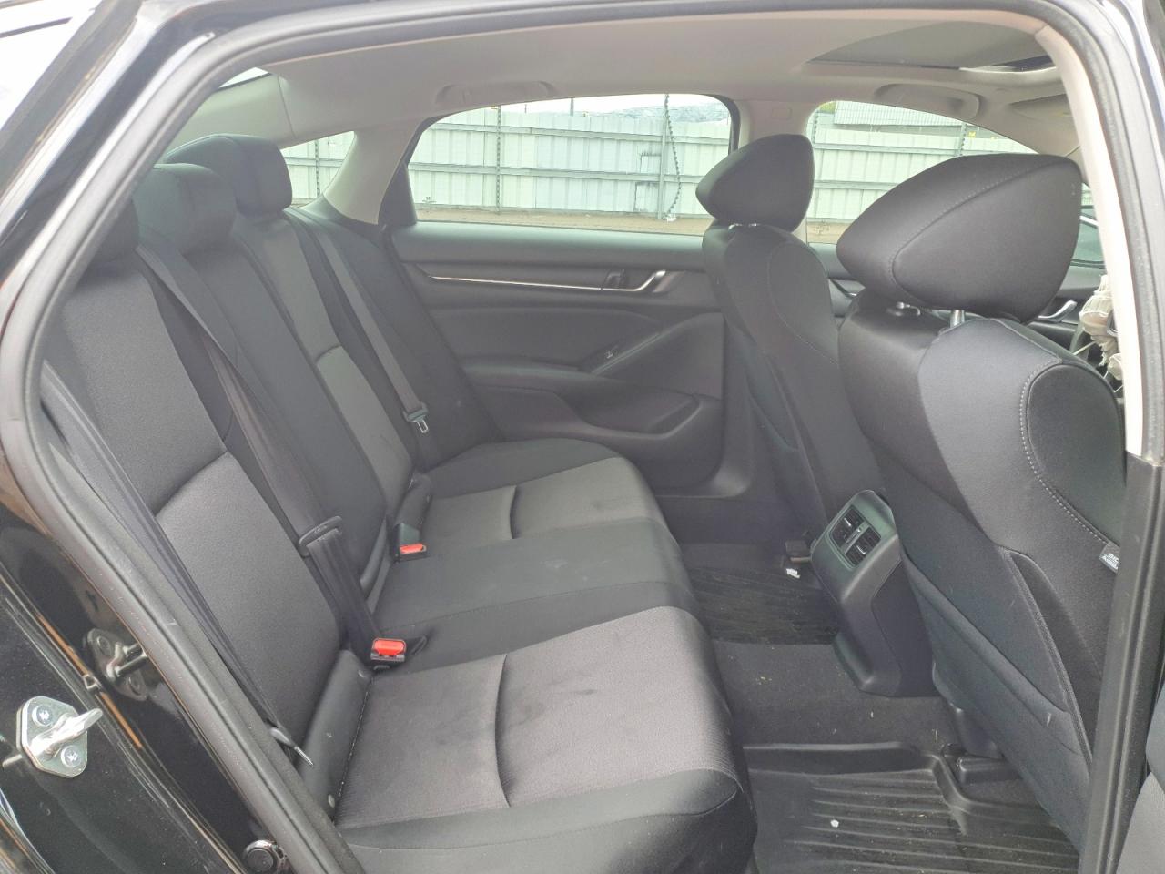 2018 HONDA ACCORD EX photo 28