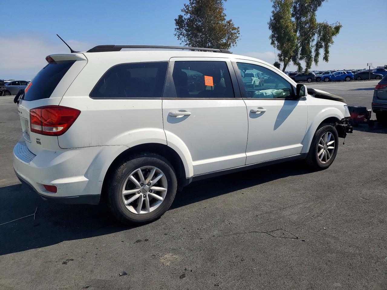 2014 DODGE JOURNEY SXT photo 3