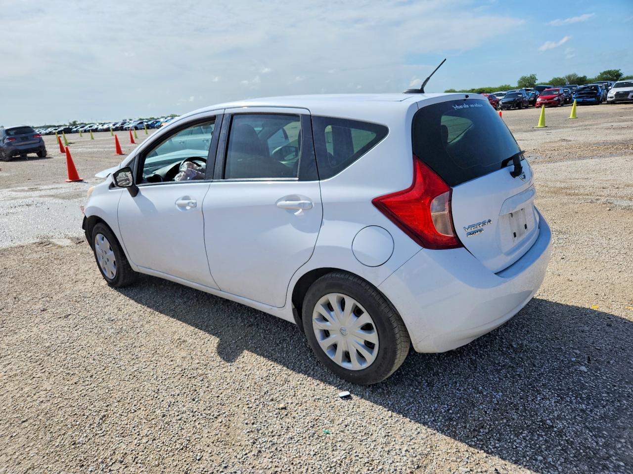2016 NISSAN VERSA NOTE SV photo 2