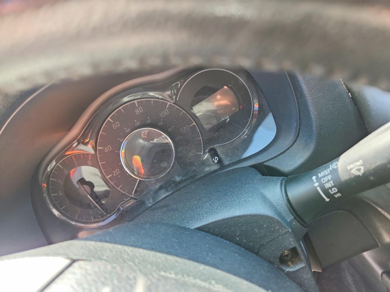 2016 NISSAN VERSA NOTE SV photo 9