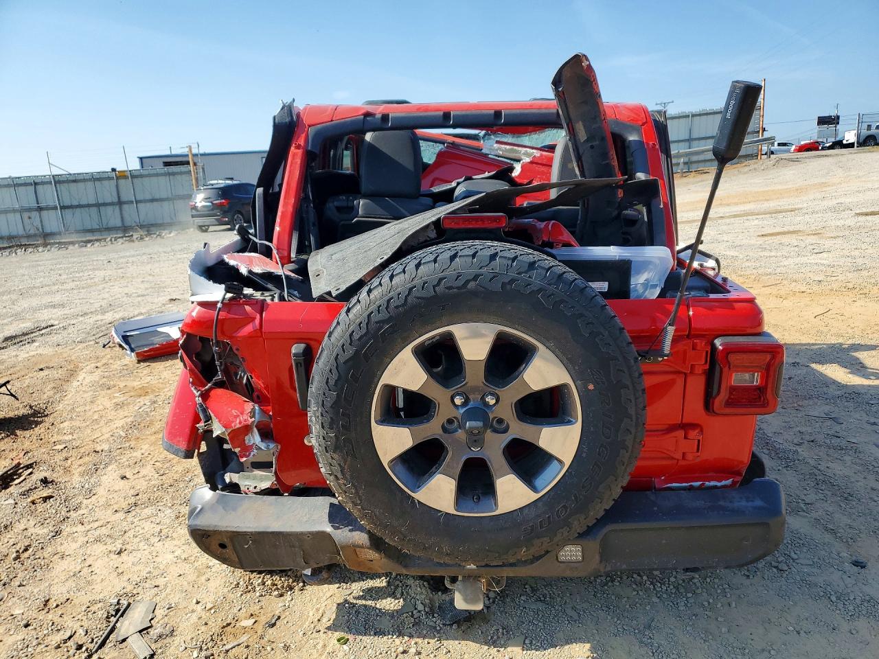 2018 JEEP WRANGLER UNLIMITED SAHARA photo 6