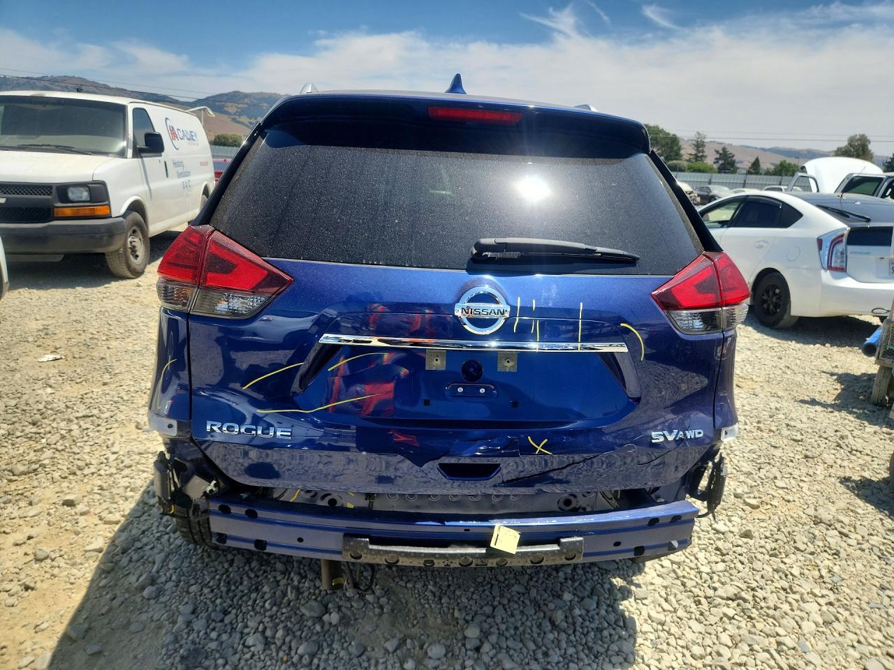 2017 NISSAN ROGUE photo 16