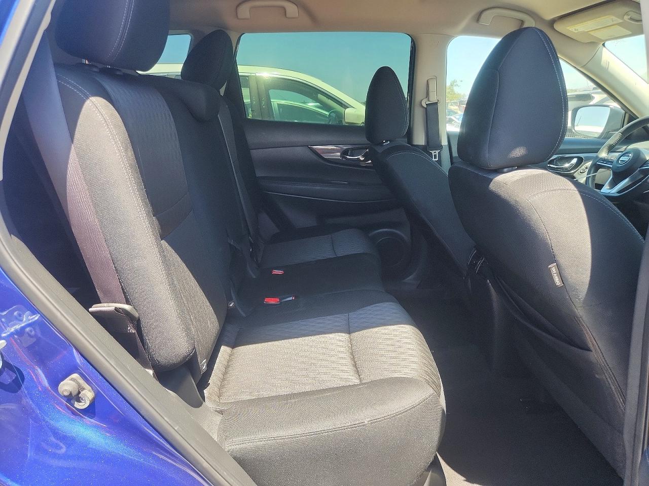 2017 NISSAN ROGUE photo 31