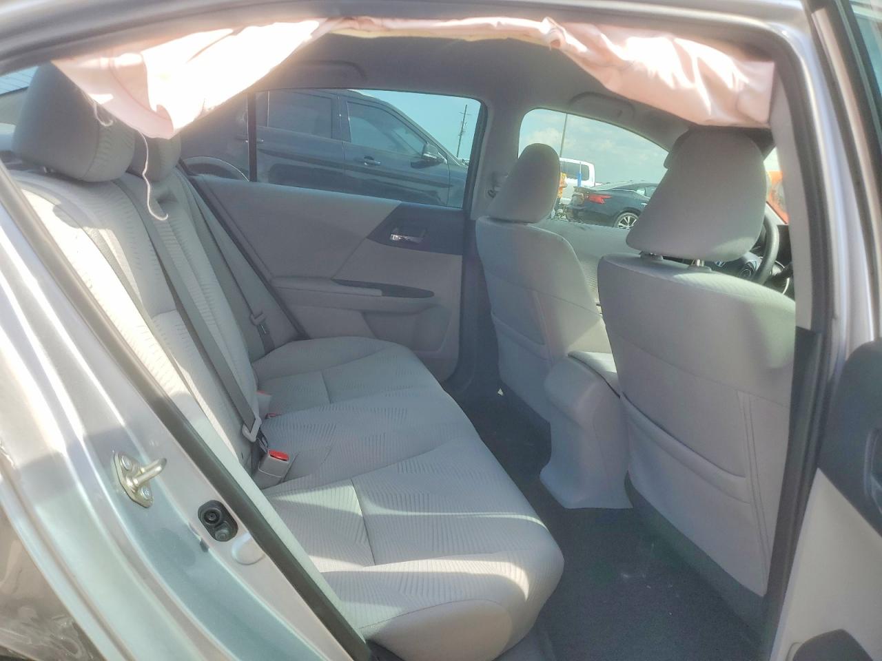 2016 HONDA ACCORD LX photo 28