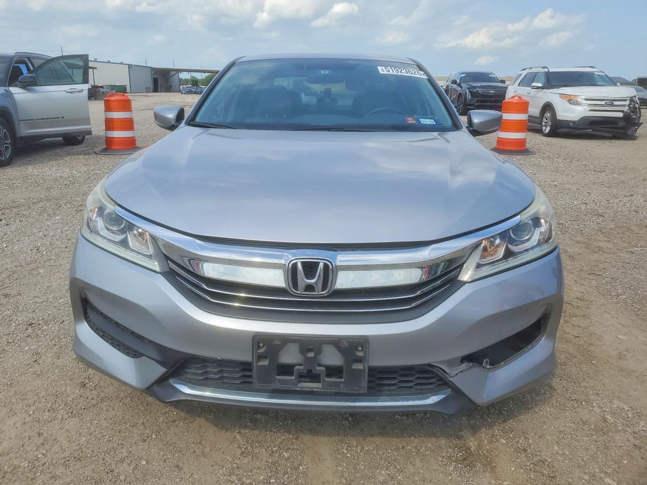 2016 HONDA ACCORD LX photo 13