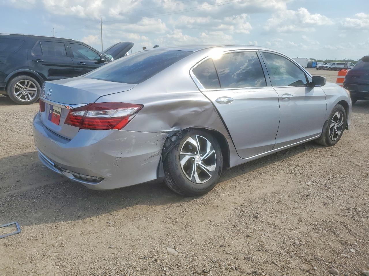 2016 HONDA ACCORD LX photo 7