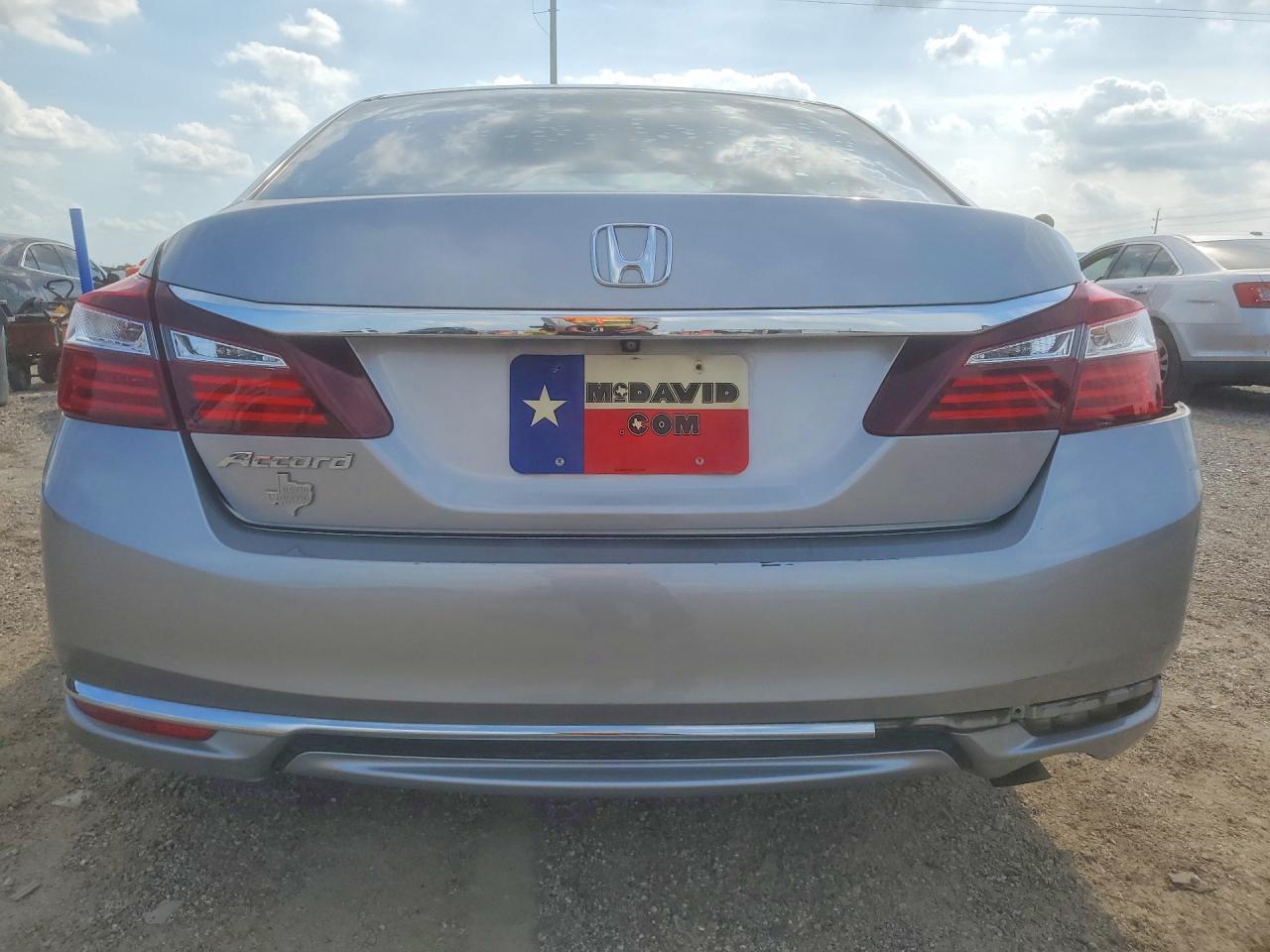 2016 HONDA ACCORD LX photo 16
