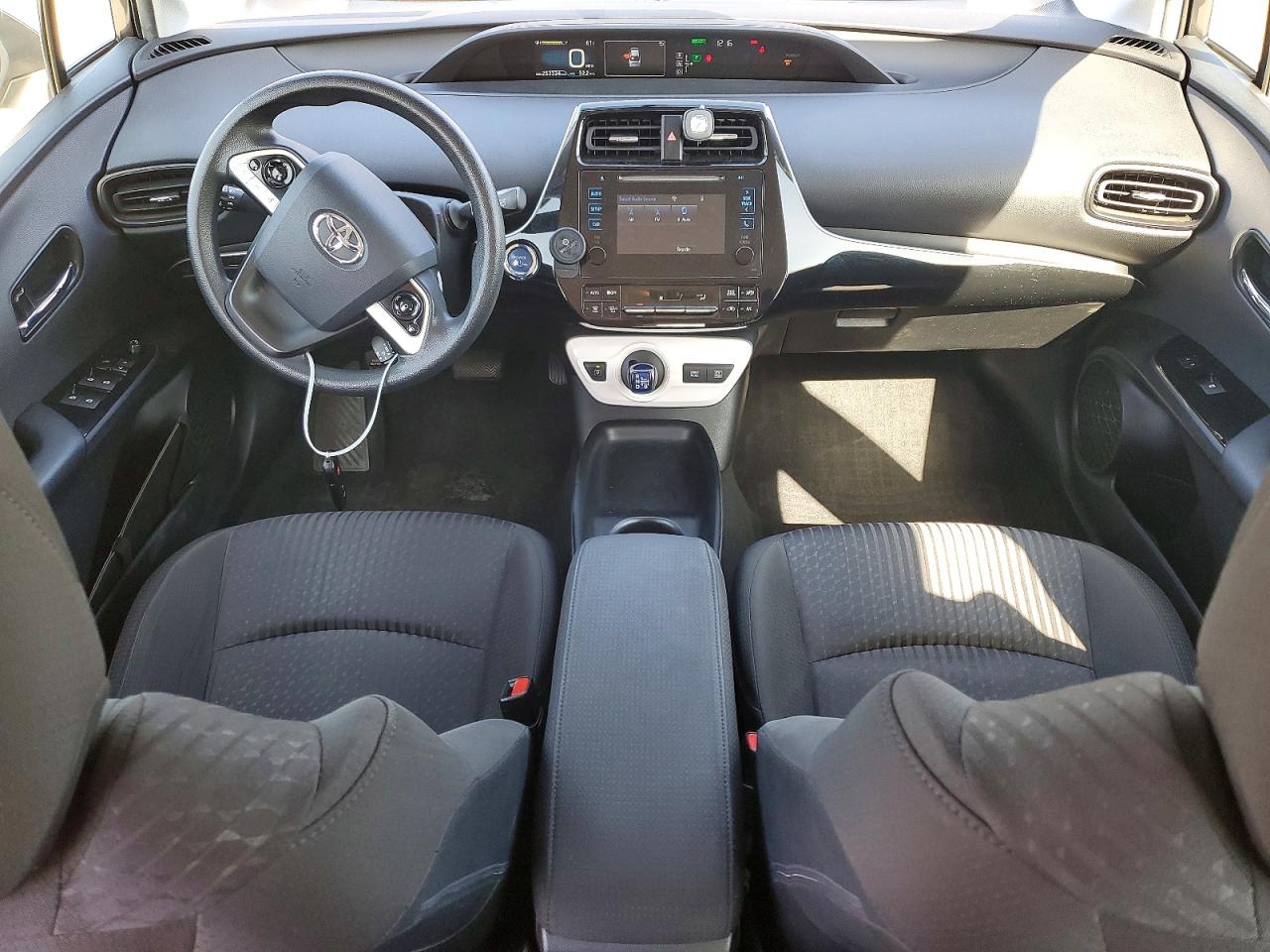 2016 TOYOTA PRIUS TWO photo 22
