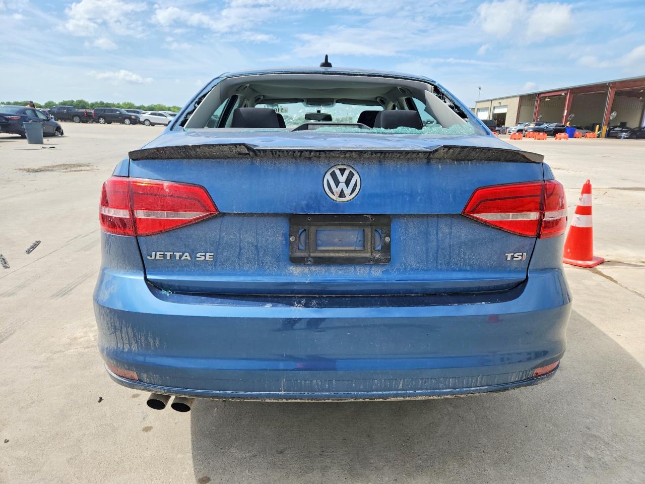 2015 VOLKSWAGEN JETTA SE photo 11