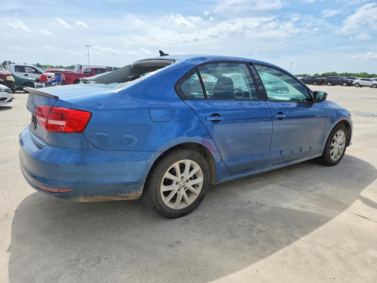2015 VOLKSWAGEN JETTA SE photo 5