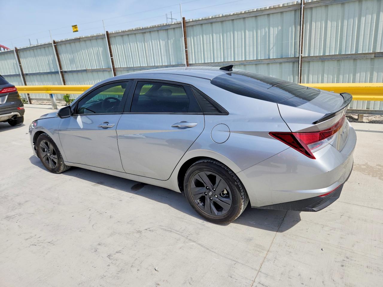 2021 HYUNDAI ELANTRA SEL photo 2