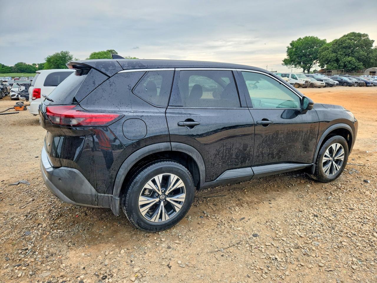 2021 NISSAN ROGUE SV photo 5