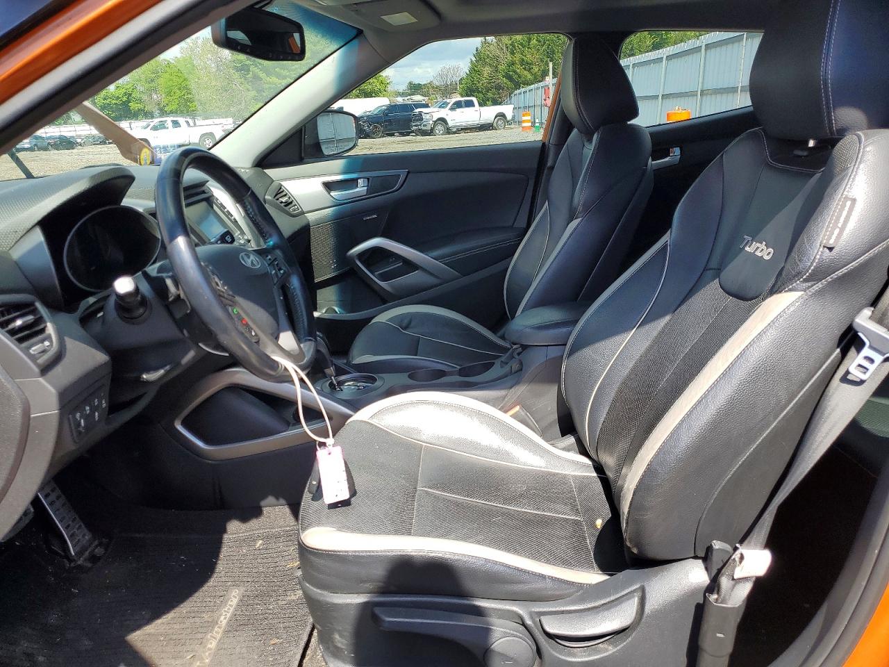 2015 HYUNDAI VELOSTER TURBO photo 13