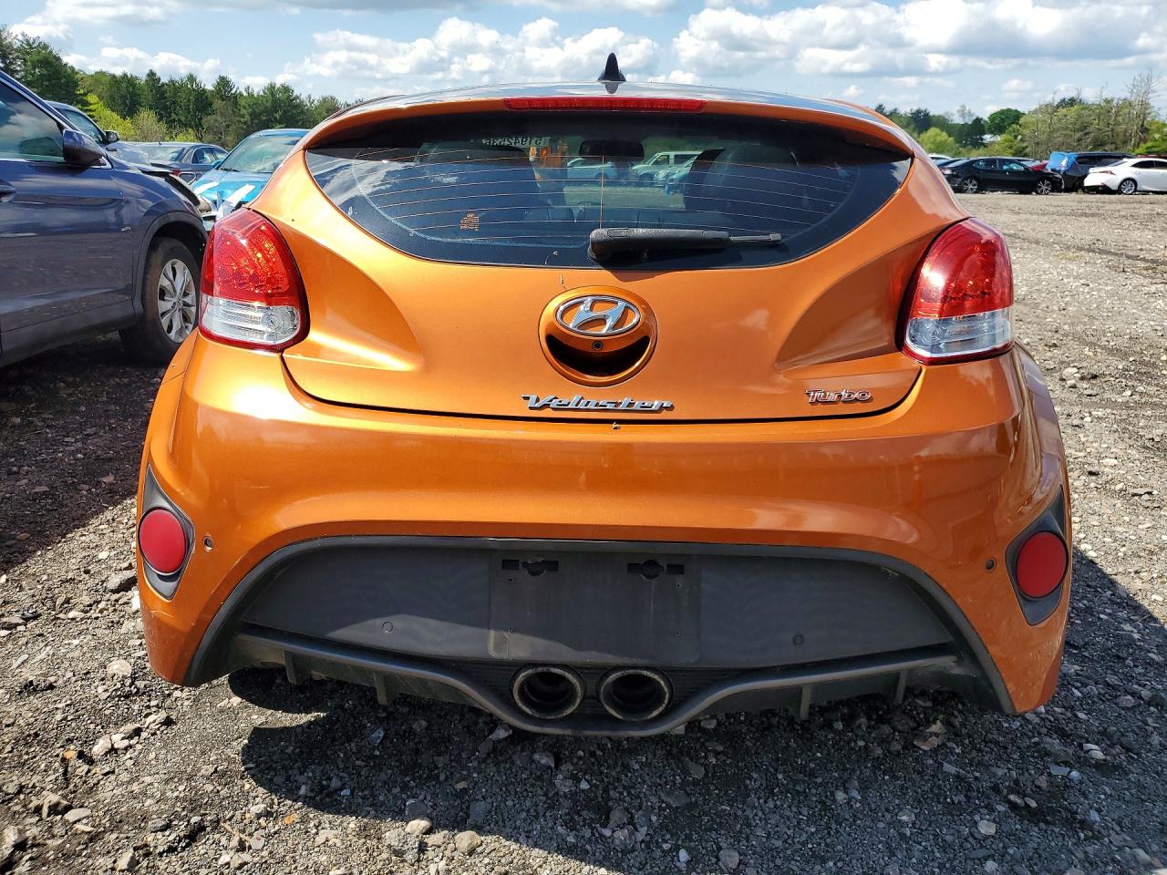 2015 HYUNDAI VELOSTER TURBO photo 11