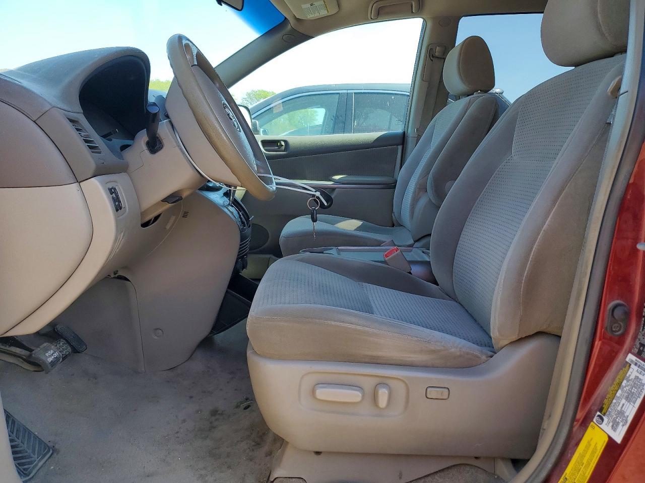 2006 TOYOTA SIENNA LE 7 PASSENGER photo 19