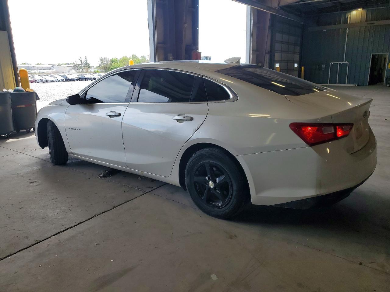 2016 CHEVROLET MALIBU LT photo 3