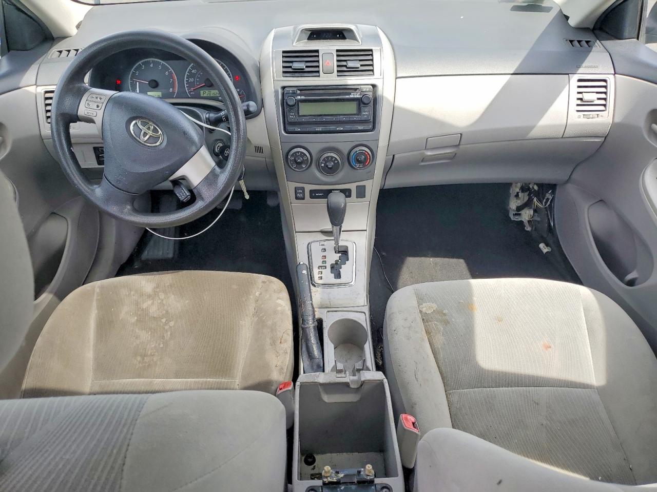 2012 TOYOTA COROLLA LE photo 22