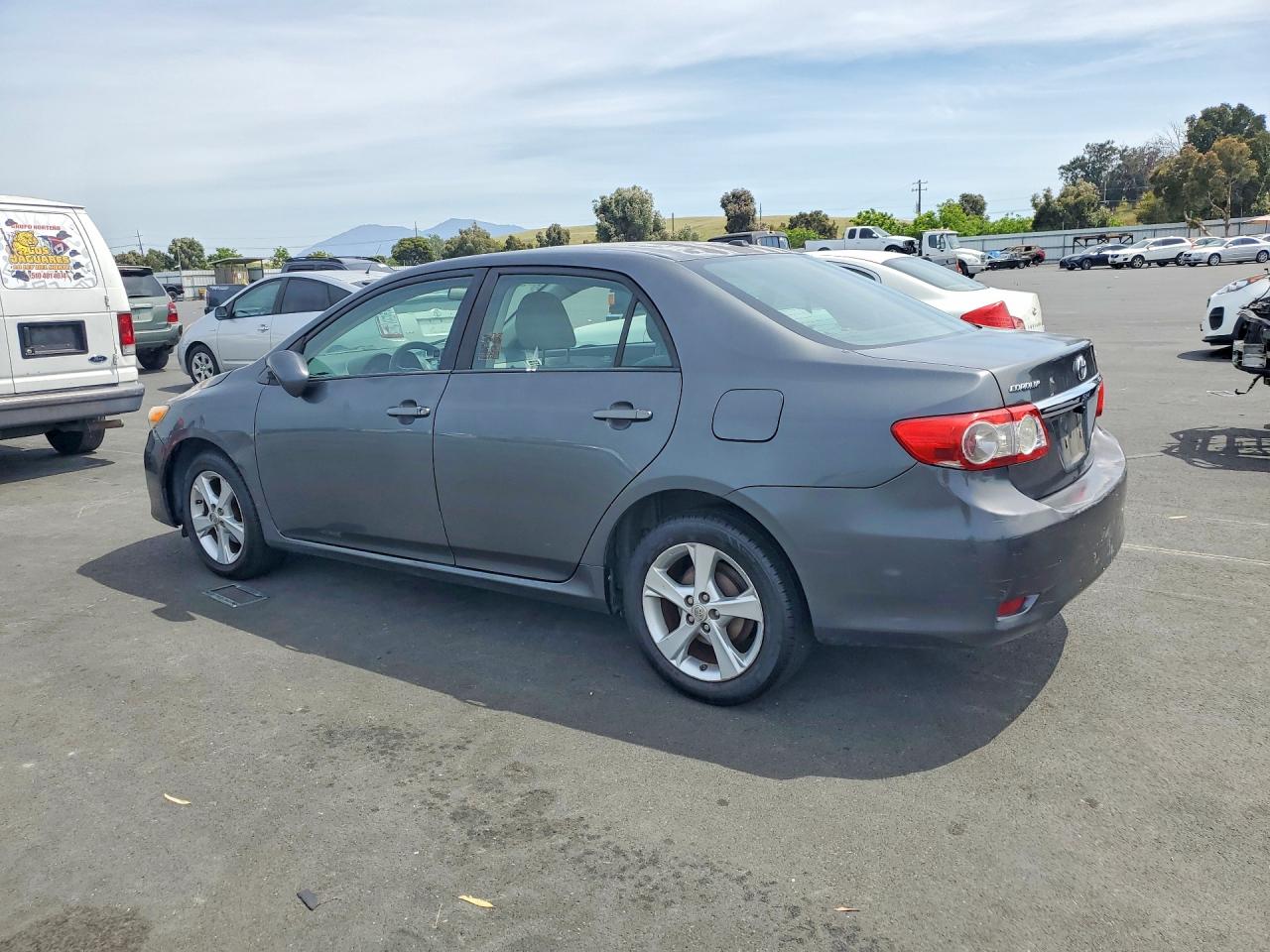 2012 TOYOTA COROLLA LE photo 4