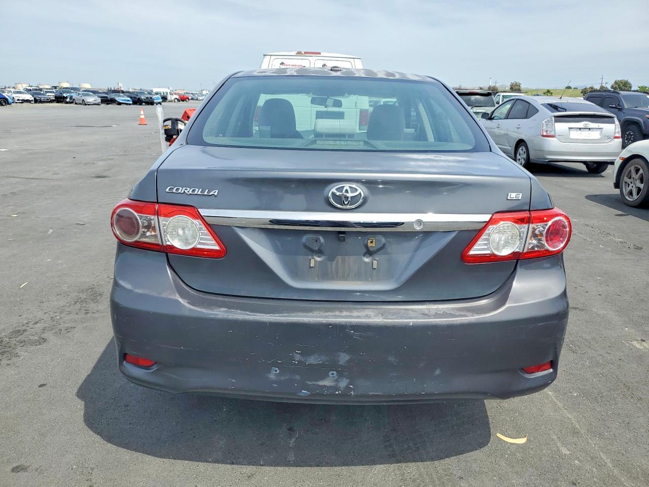 2012 TOYOTA COROLLA LE photo 16