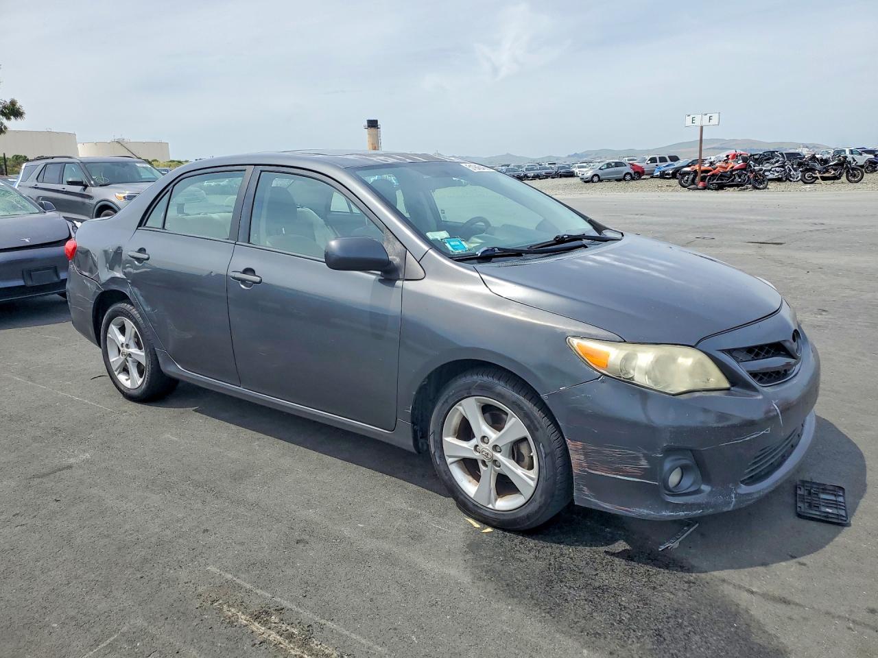 2012 TOYOTA COROLLA LE photo 10