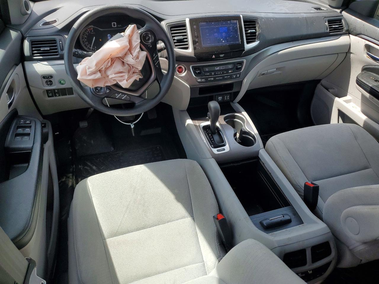 2016 HONDA PILOT EX photo 8
