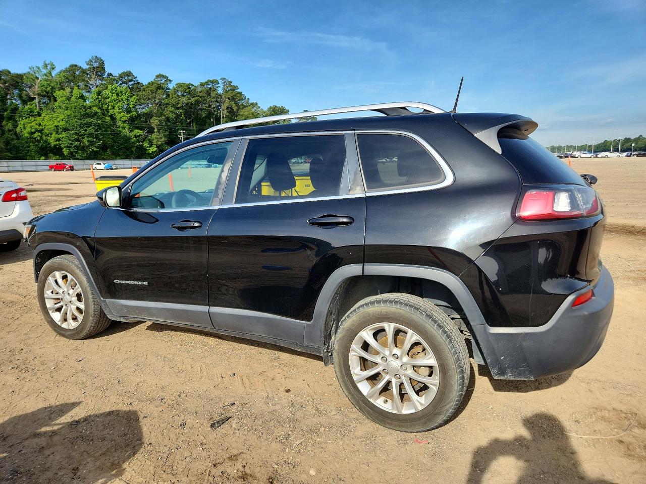2019 JEEP CHEROKEE LATITUDE photo 4