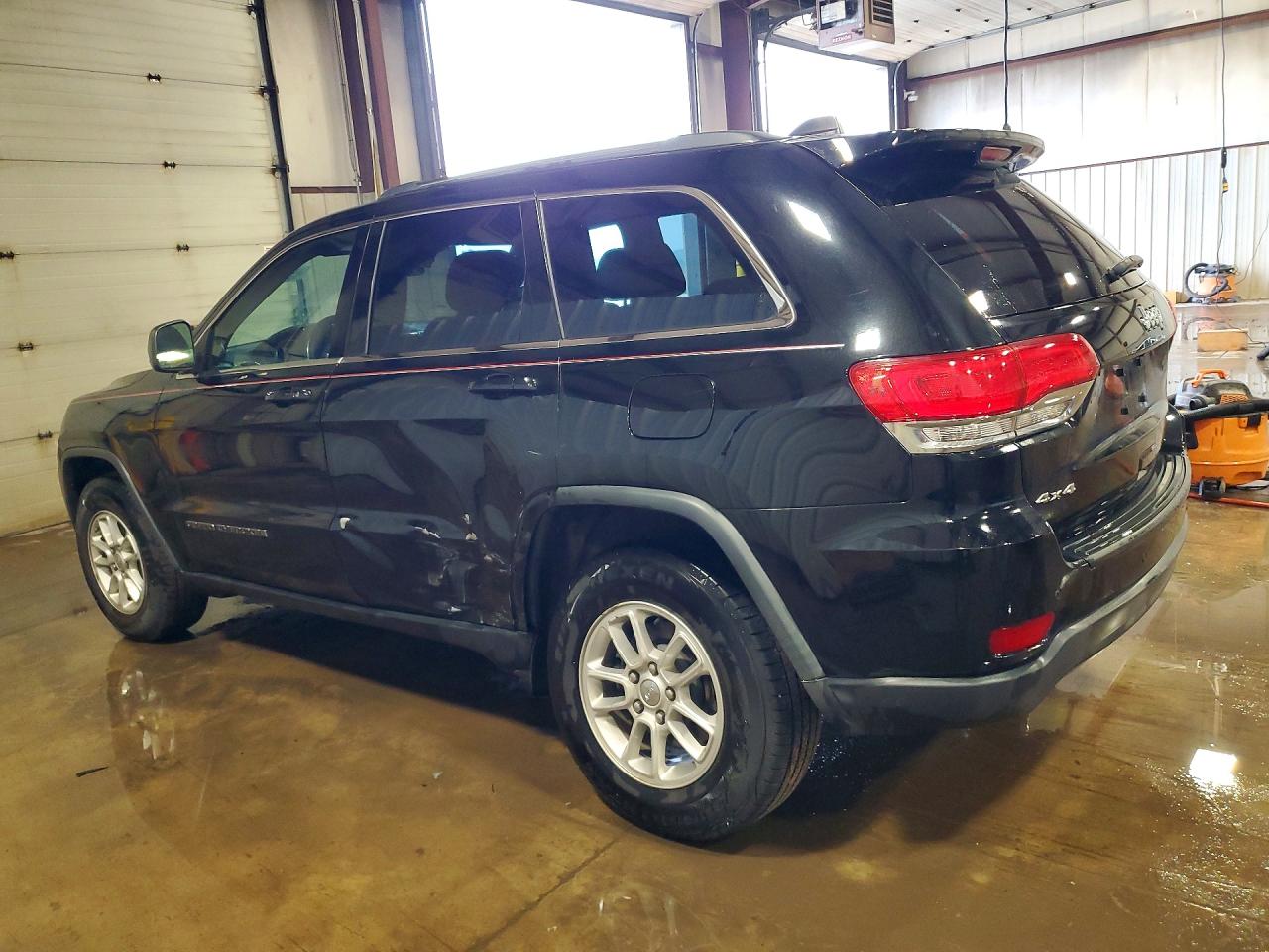 2018 JEEP GRAND CHEROKEE LAREDO photo 3