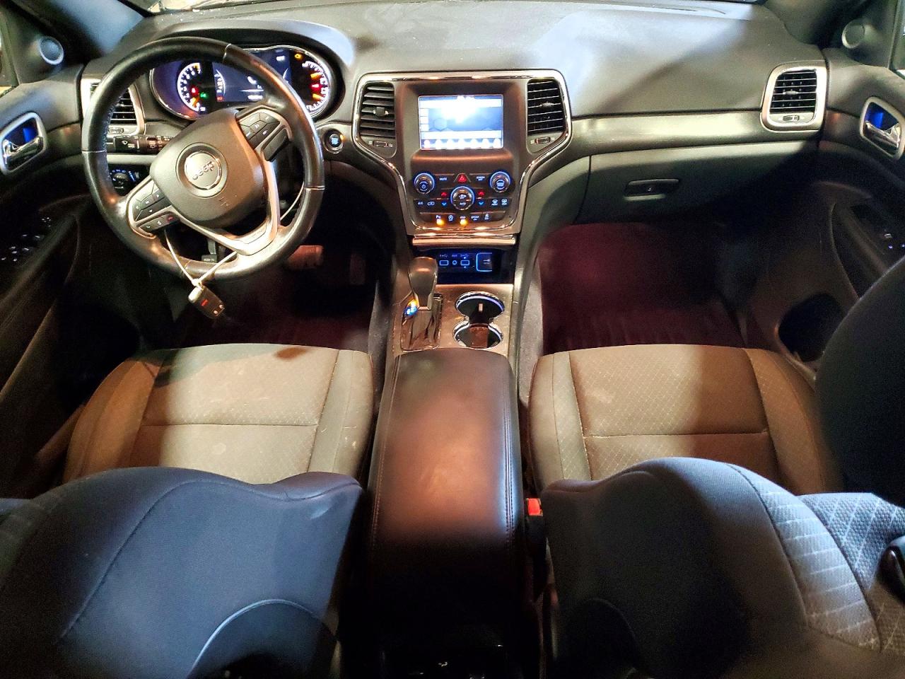 2018 JEEP GRAND CHEROKEE LAREDO photo 15